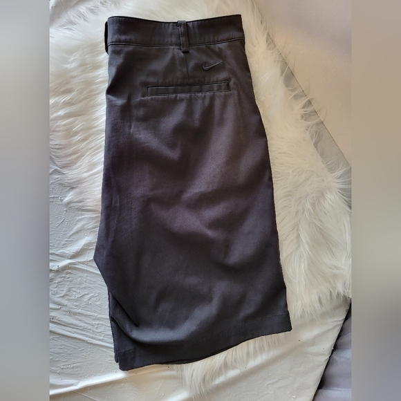Nike Men Black Golf Shorts, Size 36 - Picture 4 of 6